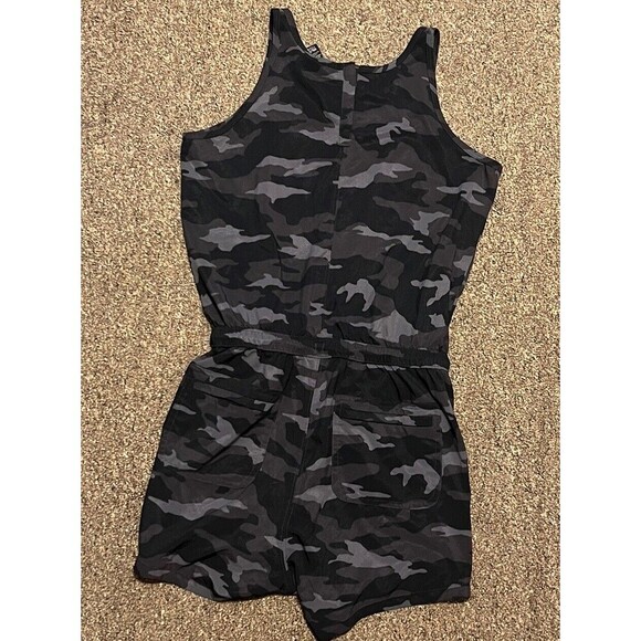Athleta Girl On The Go Romper Girls Size XXL 16 Black Gray Camouflage Sleeveless - Picture 4 of 7